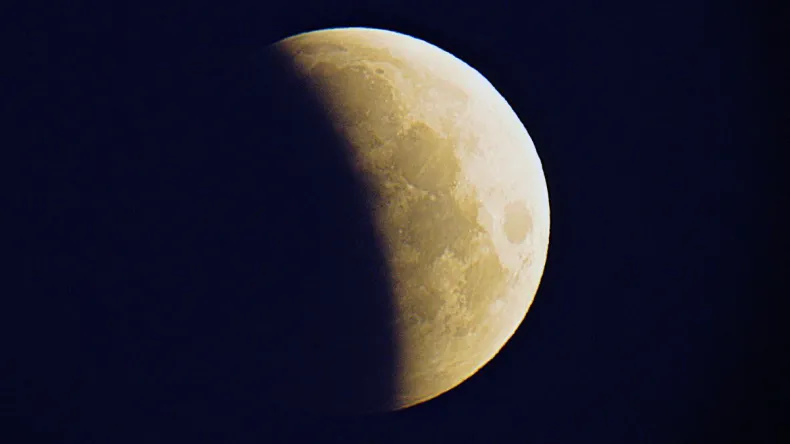 Deep Partial Lunar Eclipse to Grace Algerian Skies in 2026