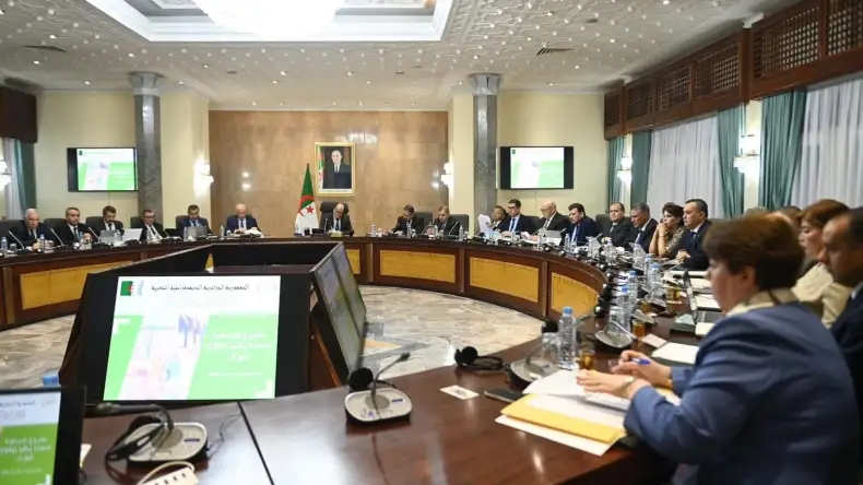 Prime Minister Chairs Government Meeting on Land Use, Call Centers, and Climate Commitments