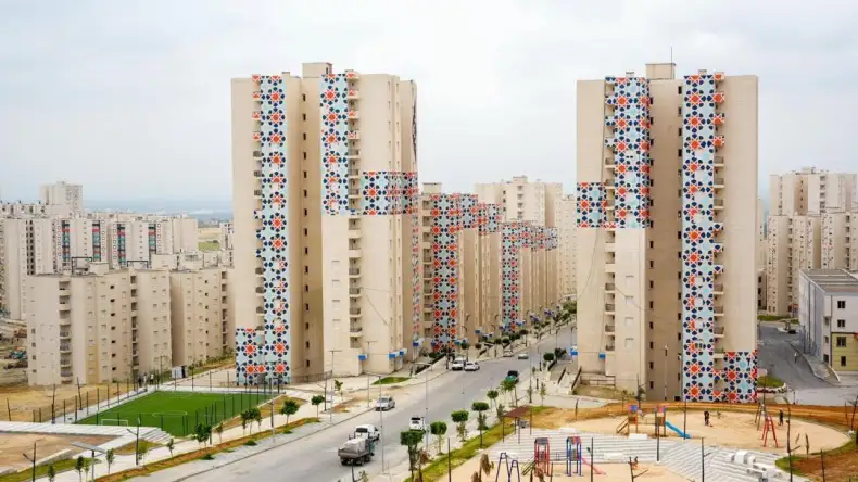 Minister Inspects Major Housing Project in El Rahmania