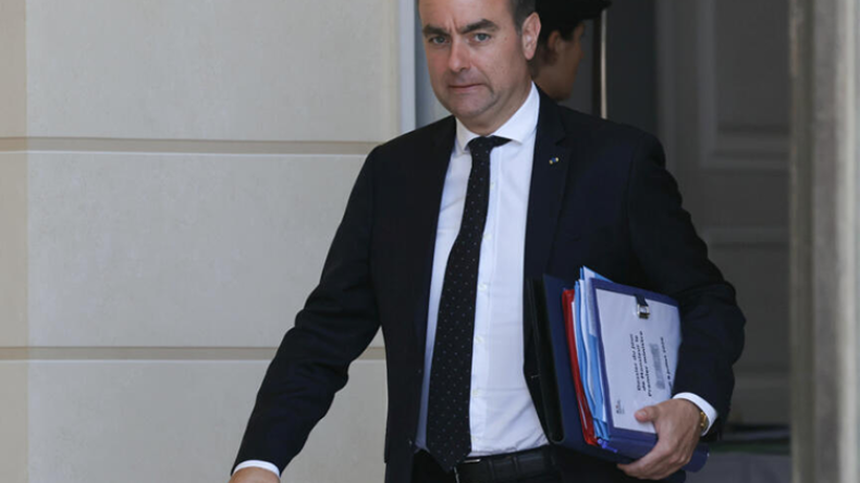 France's North African Diplomacy Under Strain Amidst Shifting Alliances