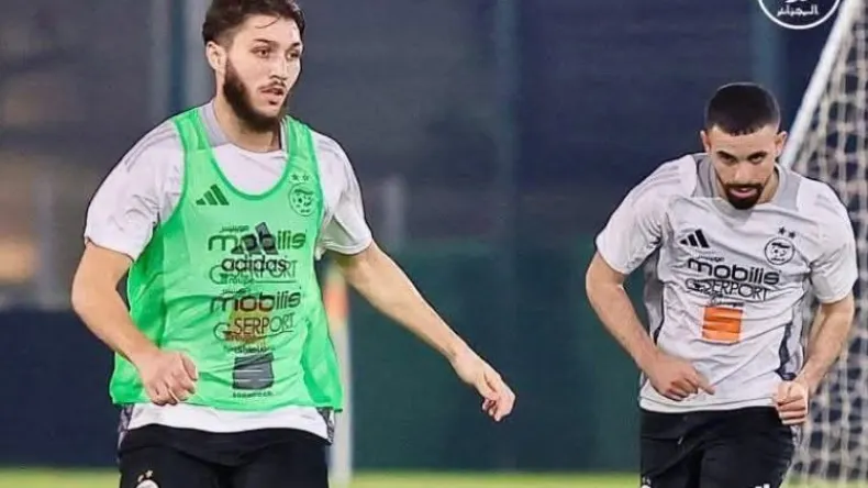 Algerian Stars Bensebaini and Hajjam Idle in Premier League Amidst National Team Call-Up Debate