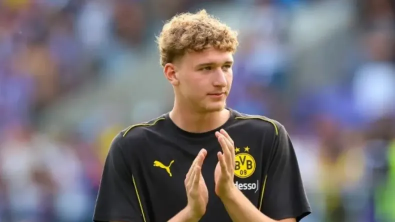 Elias Ben Kara Prioritizes Playing Time Amidst Dortmund's Plans