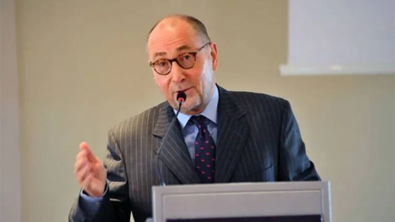 Former Ambassador Admits France's Failure in Algeria Relations
