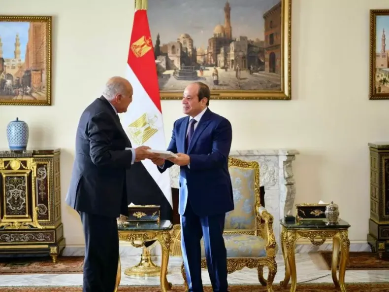 Algerian Foreign Minister Meets Egyptian President in Cairo