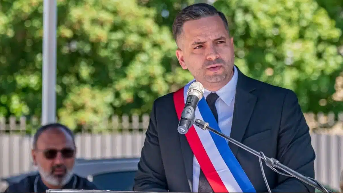 New Mayor's Ground-Level Approach Wins Hearts in Meyzieu