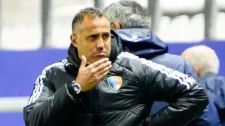 Ibrahim Hamdani Takes Helm: Algerian Football's New Strict Tactician