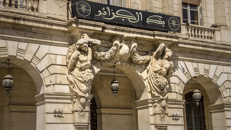 Algerian Banks Enhance Vigilance and Digitalization Under New Central Bank Directives