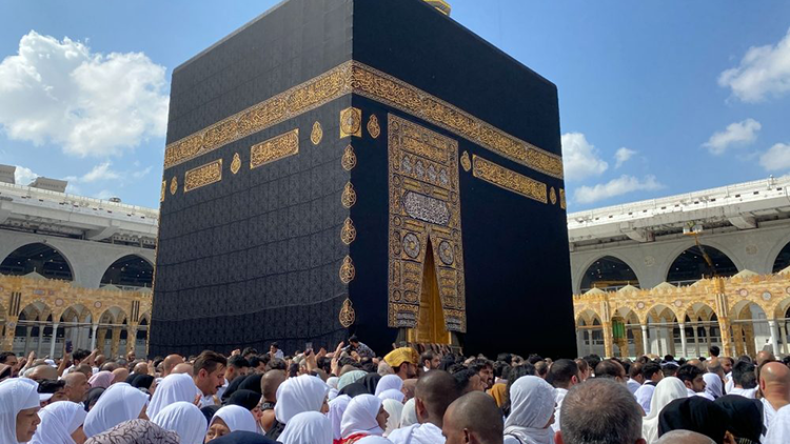 Saudi Arabia Sets Strict Health Criteria for 2027 Hajj, Algeria Implements New Protocols
