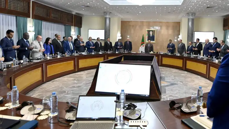 Algerian Government Tackles Port Licenses, Telecom Renewals, and Information Verification
