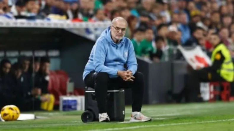 Bielsa Defends Himself Against Photo Criticism