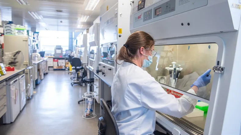 Oxford University Develops New Anti-Ebola Vaccine