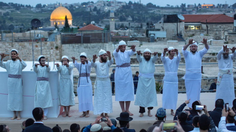 Settlers Storm Al-Aqsa with Sacrifices for First Time in 67 Years