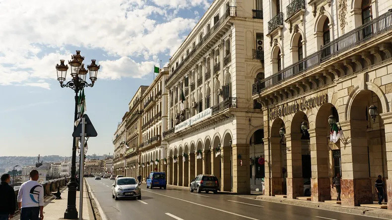 Algiers Announces Temporary Nighttime Road Closures for Infrastructure Work